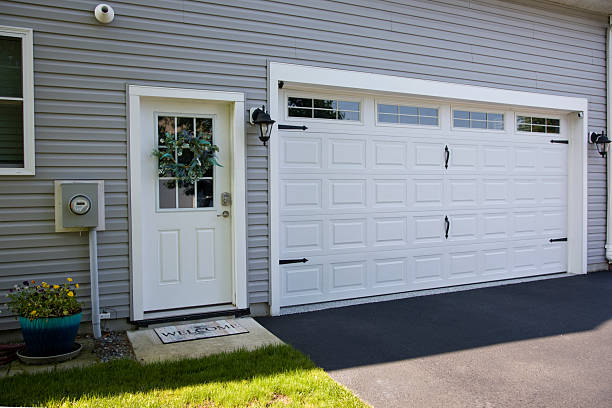 24/7 Emergency Garage Door Panel Replacement experts in Marietta, OK